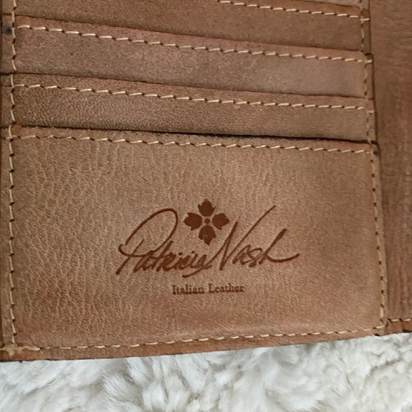 Patricia Nash Leather Messenger Bad and Wallet - Picture 8 of 10